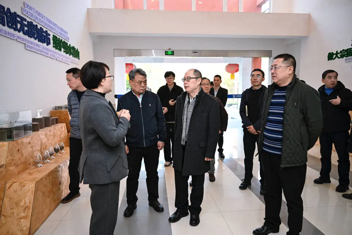 重庆市政协副主席杜惠平一行莅临治地环保，共探建筑垃圾资源化利用之道